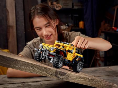 Конструктор LEGO Technic "Jeep Wrangler" (42122)