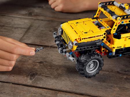 Конструктор LEGO Technic "Jeep Wrangler" (42122)