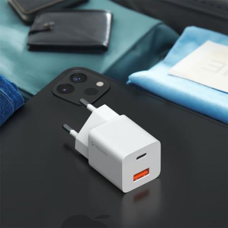Зарядное устройство Deppa GaN Wall Charger USB-A + USB Type-C, PD 3.0, QC 3.0, 20 Вт (11410), белый