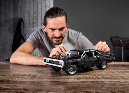 Конструктор LEGO Technic "Dodge Charger Доминика Торетто" (42111)